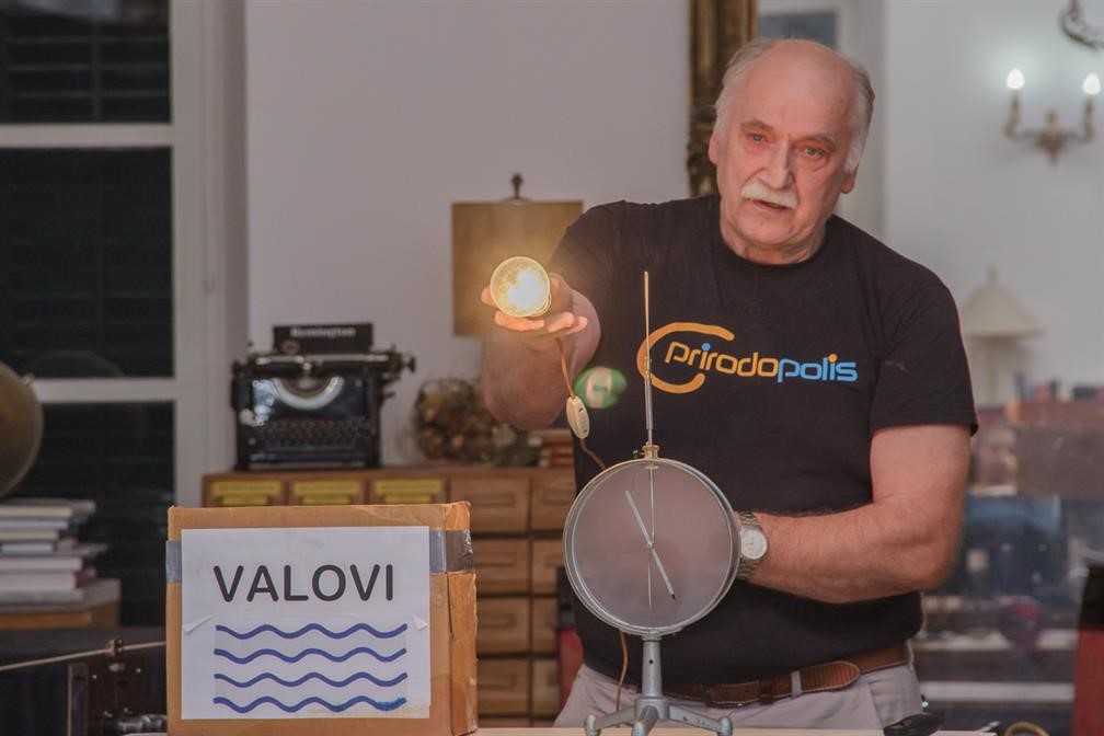 E-pripreme iz fizike - sljedeći sat ovu subotu (19.12.)