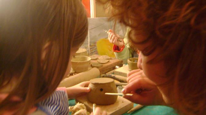 Blagdanska zvona i lampioni – radionice izrade terakote za djecu i odrasle