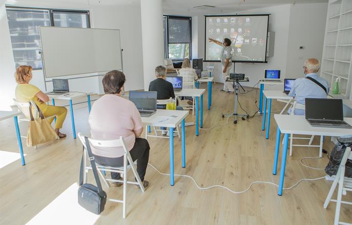 Krenula radionica informatike s prvom skupinom polaznika