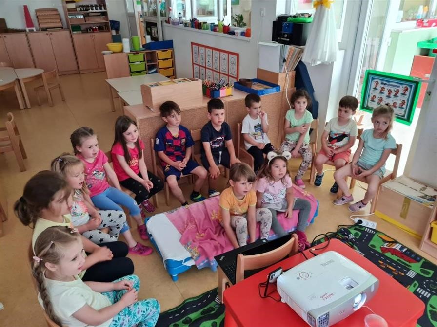 ''Zumići'' uživali u bajci o bubamari