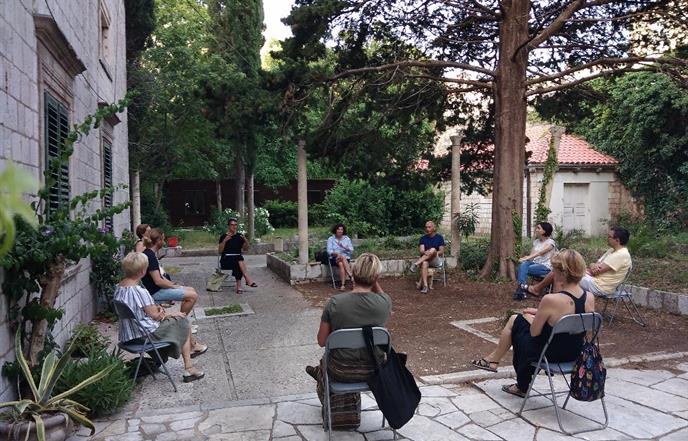 OSVRT STAŠE ARAS: Čitateljski klub raspravljao o 'Korekcijama'