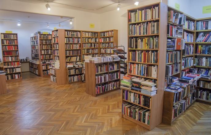 Buvljak knjiga u prizemlju Narodne knjižnice Grad