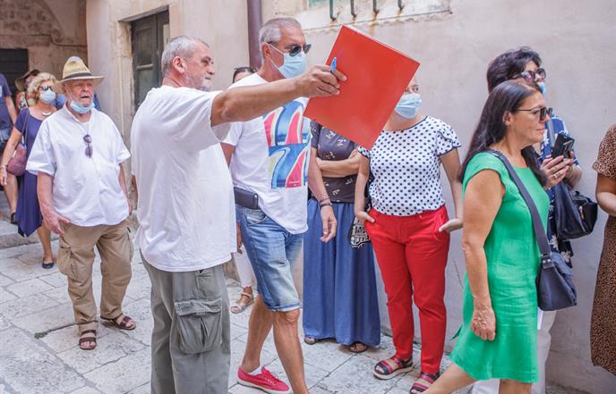 Od Jezuita do Karmena s Borisom Njavrom i prijateljima
