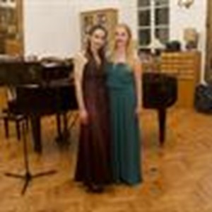Paulina Đapo i Stefani Grbić održale prvi zajednički koncert u Saloči od zrcala