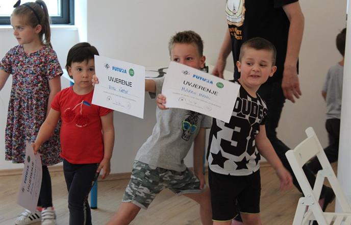 Završen ciklus radionica robotike i programiranja bez ekrana