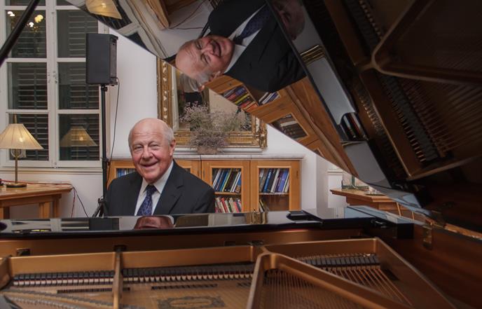 Sam Rotman održao koncert u Saloči od zrcala