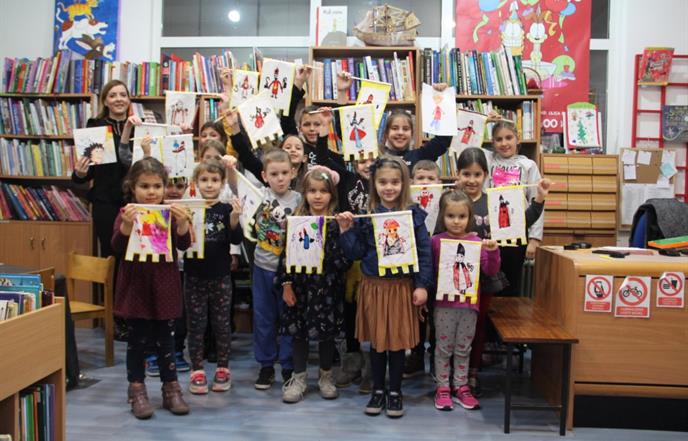 Na Odjelu za djecu i mlade slušale se priče i crtao barjak svetoga Vlaha