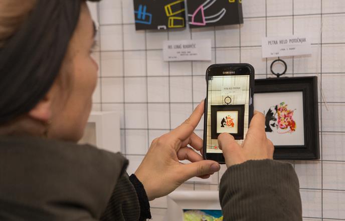 Sedamdeset autora predstavilo svoja "džepna izdanja" umjetničkih djela