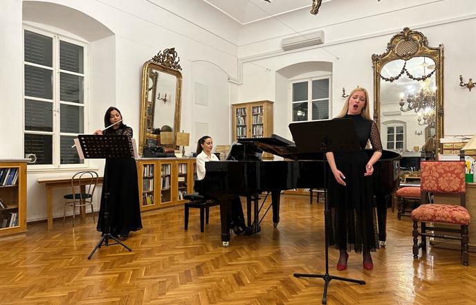 Dubrovačke glazbenice održale koncert u Saloči od zrcala