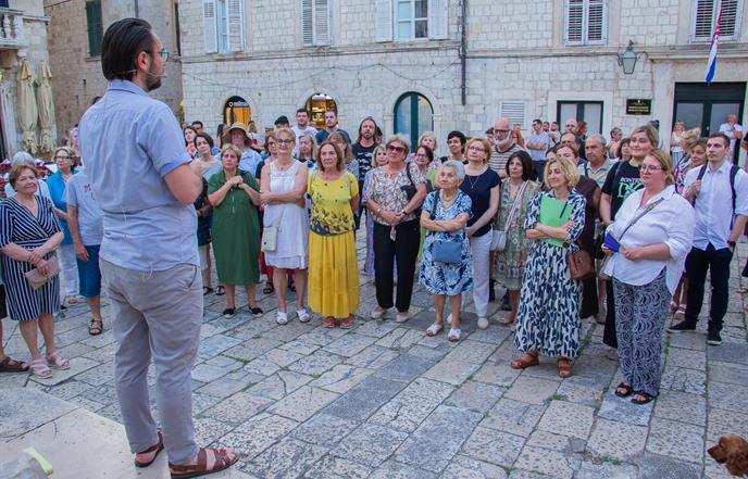 Dubrovačke knjižnice obilježile 130. obljetnicu otkrivanja Gundulićeva spomenika