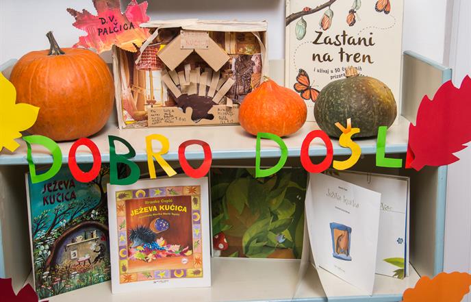 (FOTO) JESENJE RUHO KNJIŽNICE Poezija, knjige, crteži i izložba u prizemlju Narodne