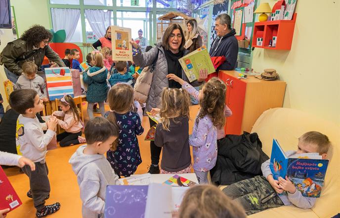 Prikupljene knjige i slikovnice donirane dječjim vrtićima i pedijatrijskoj ambulanti