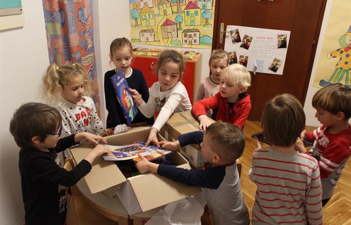 Dio prikupljenih dječjih knjiga i slikovnica darovan 'Izviđaču'