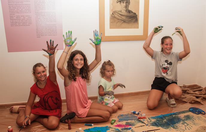 „Knjige pod stablima“ održale se u Cavtatu usprkos kiši