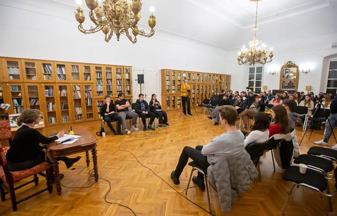 PARLAONICA: Društvene mreže negativno utječu na sustav vrijednosti mladih