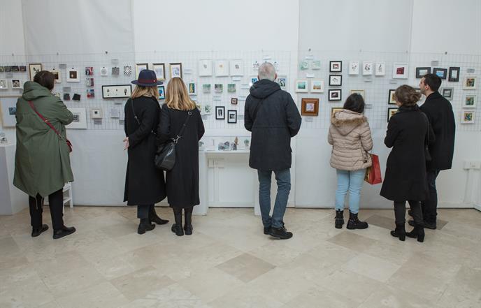 U prizemlju Narodne knjižnice Grad otvorena međunarodna izložba minijatura „4. džepno izdanje“