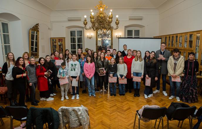 Roza Bukvić i Lamija Taslak imaju najljepše ljubavne pjesme sedmog "Amora u knjižnici"
