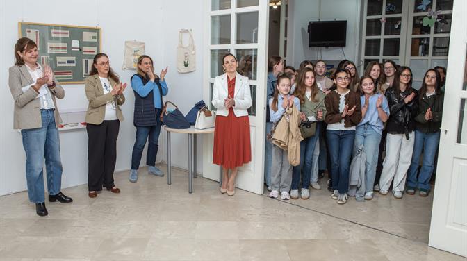 U Dubrovačkim knjižnicama otvorena izložba kreativnih radova učeničke zadruge „Konavoska škatulica”