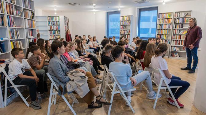 Književni susret s Hrvojem Kovačevićem okupio dubrovačke osnovnoškolce