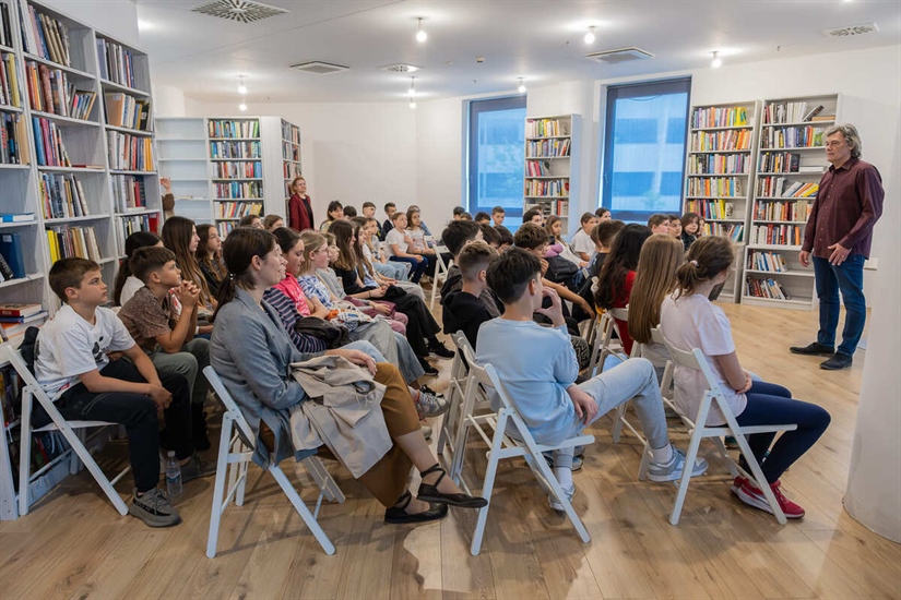 Književni susret s Hrvojem Kovačevićem okupio dubrovačke osnovnoškolce