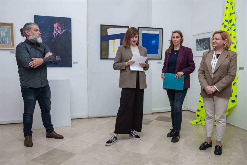 U prizemlju Narodne knjižnice Grad, u sklopu programa Noć knjige, otvorena je izložba „Unum in stellis“