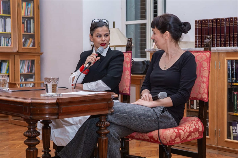 Književni susret s Tisjom Kljaković Braić ispunio Saloču od zrcala 📚✨