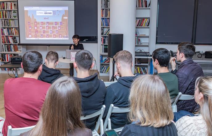 📚📚 Od korica do korica: srednjoškolski kvizovi u Ogranku Lapad 🧠✍️