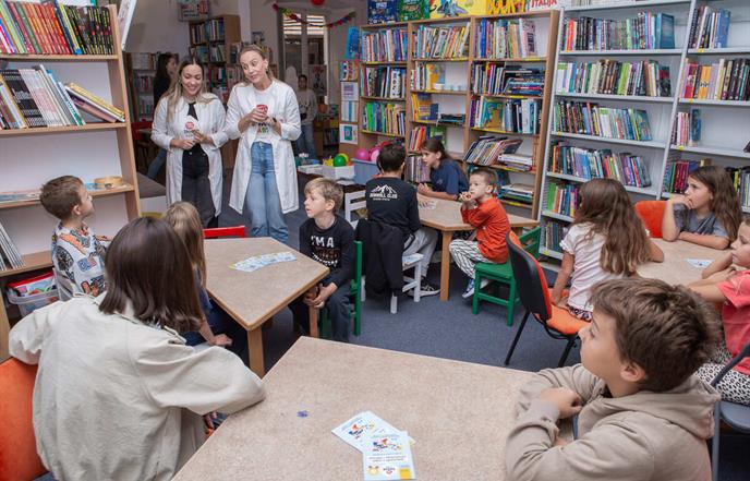 Održana STEM radionica „TeslaLab – Od iskre do izuma” u Narodnoj knjižnici Grad: Najmlađi kroz igru i eksperimente kročili stazama Nikole Tesle