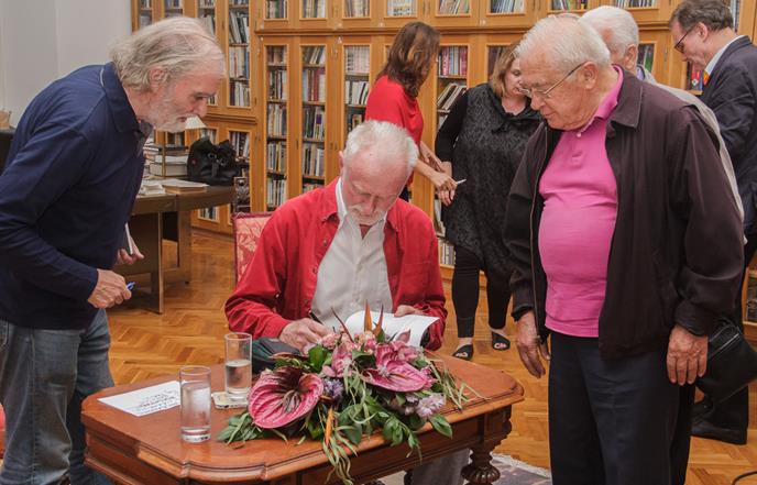 Grad svjetlosti na fotgrafijama Damira Perinića