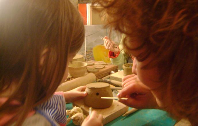 Blagdanska zvona i lampioni – radionice izrade terakote za djecu i odrasle