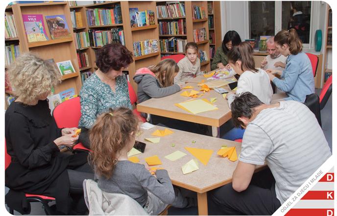 Origami stalci za mobilne telefone